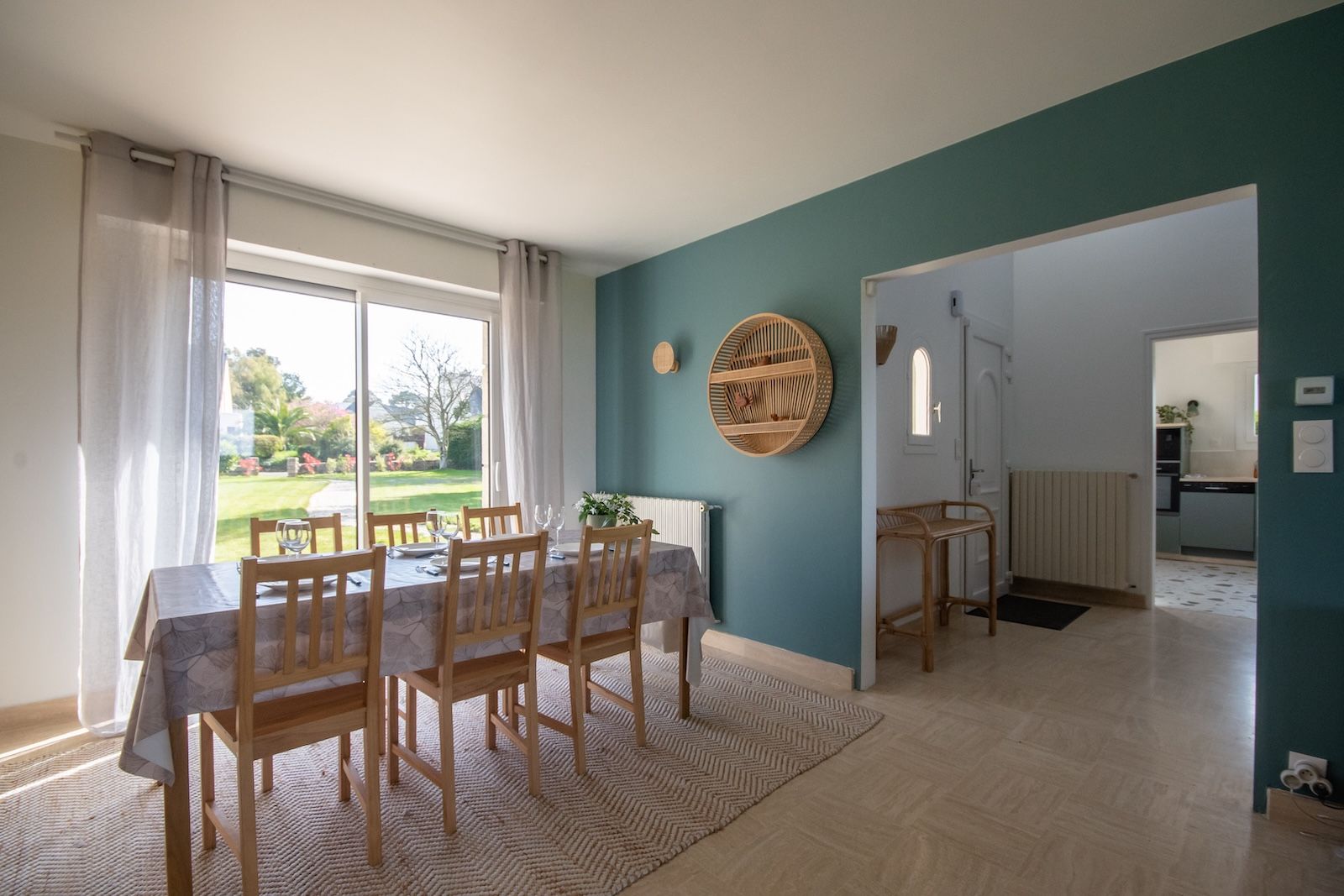 Salle à manger : table familiale