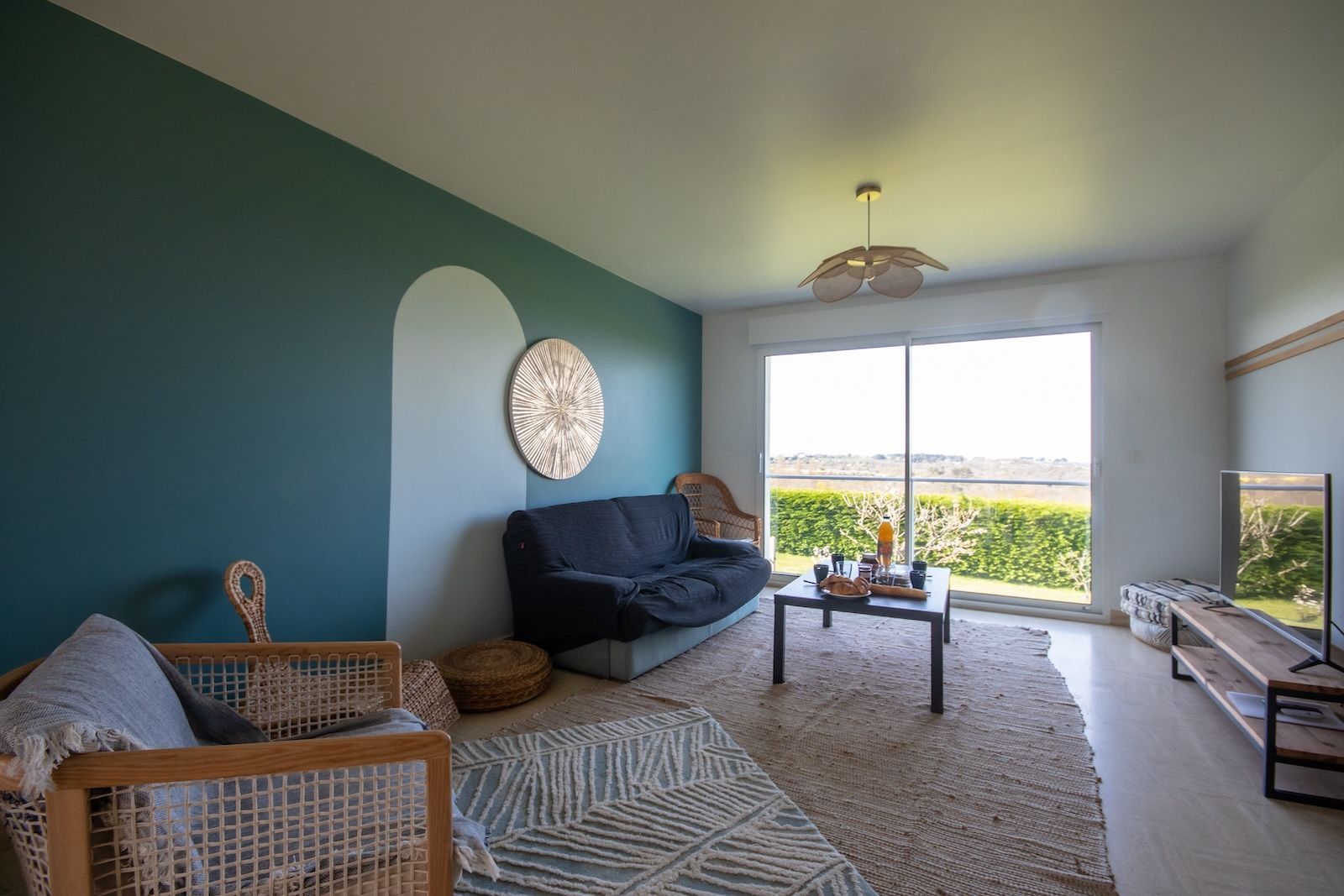 Salon du gîte L’Escapade à Plérin – vue mer